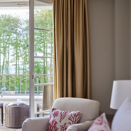 Strandhotel Zingst Exteriér fotografie A curtain